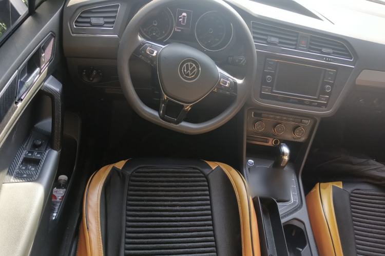 Used Volkswagen Tiguan L 2021 280TSI Automatic Two-Wheel Drive Smart Edition
