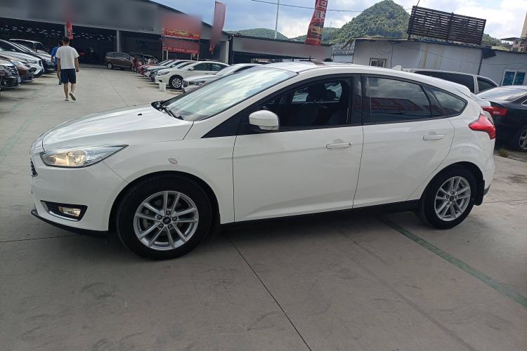 Used Ford Focus 2017 Hatchback 1.6L Automatic Fashion Edition Smart Drive Version
