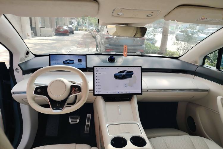 Used Hima Luxeed R7 2024 All-Electric 667 km Max
