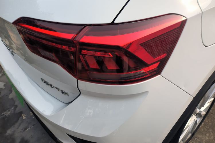 Used Volkswagen T-ROC 2020 280TSI DSG Two-Wheel-Drive Elite Version
