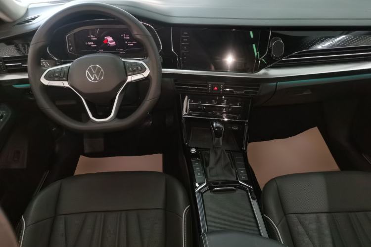 Used Volkswagen Passat 2022 330TSI Starry Luxury Edition