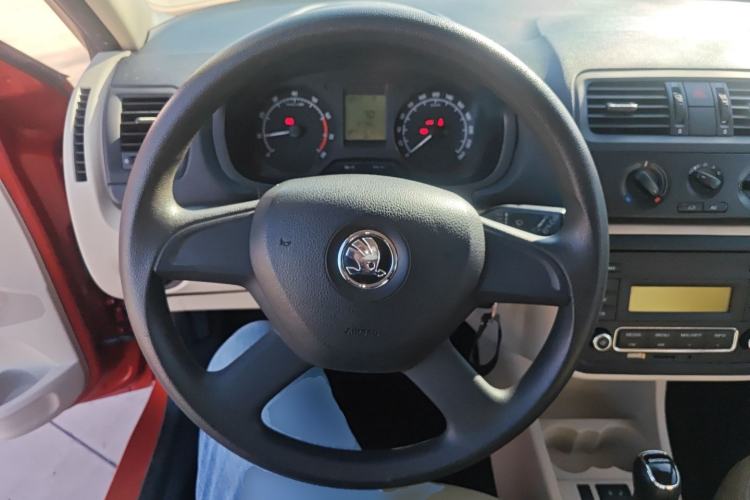 Used Skoda Fabia 2014 1.4L Automatic Crystal Edition
