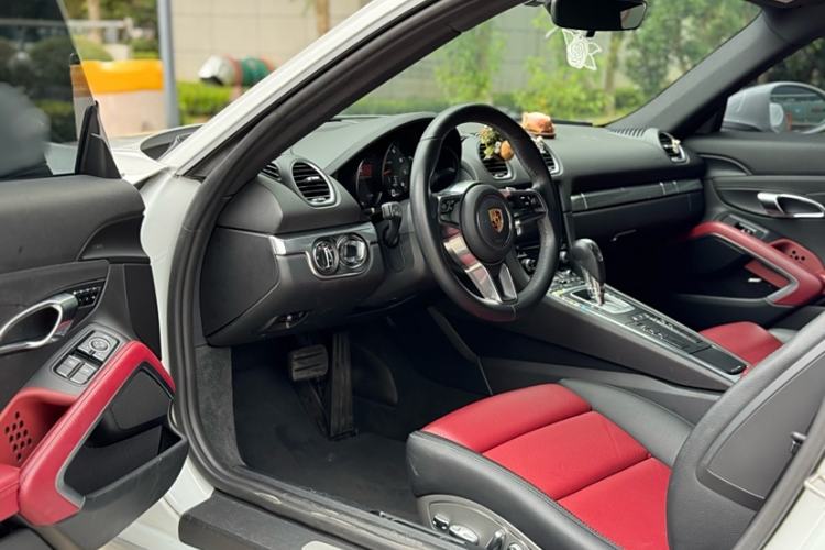 Used Porsche 718 2018 Cayman 2.0T
