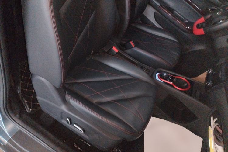 Used Chery Little Ant 2022 Sweet Pink Edition Half-Sugar Version Lithium Iron Phosphate 29.2 kWh 30 kW 301 km
