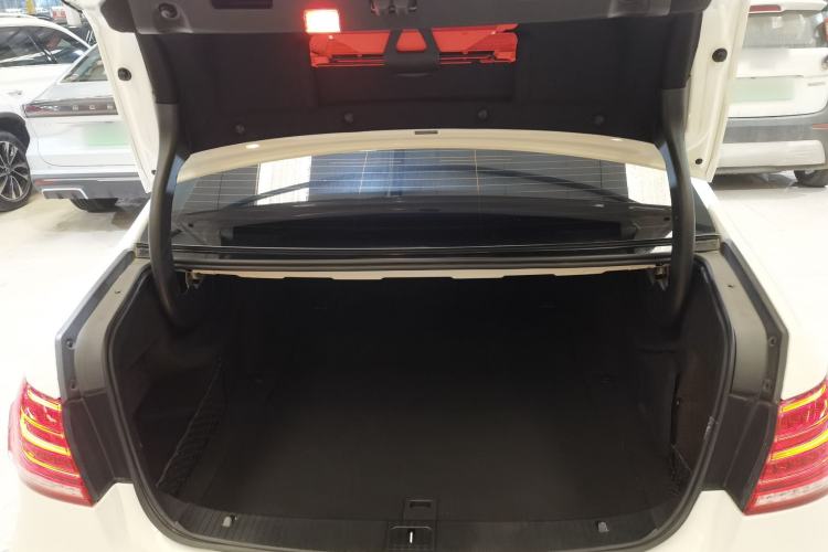 Used Mercedes-Benz E-Class 2015 Facelift E 200 L Sport Edition
