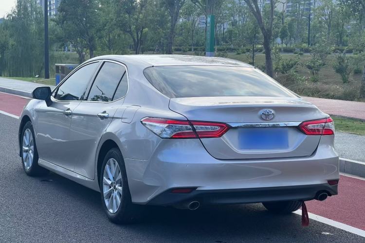 Used Toyota Camry 2019 Revised Version 2.0G Luxury Edition
