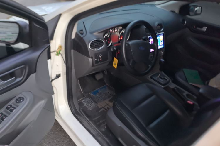 Used Ford Focus 2013 Hatchback Classic 1.8L Automatic Base Model
