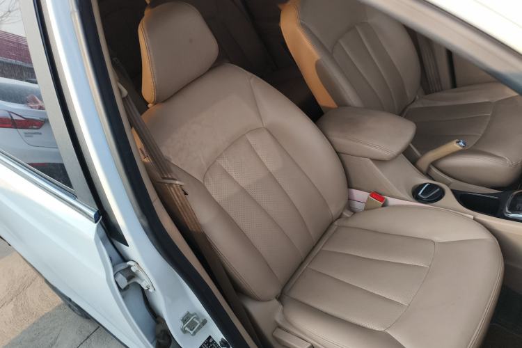 Used Baojun 730 2016 1.8L iAMT Luxury Model 7 Seats