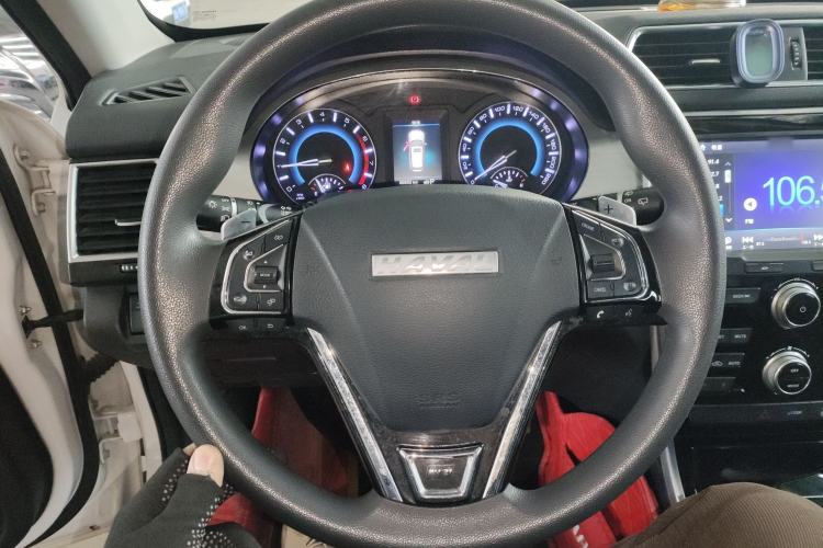 Used Haval H2 2018 1.5T Dual-Clutch Two-Wheel Drive Fashion Model China VI Standard