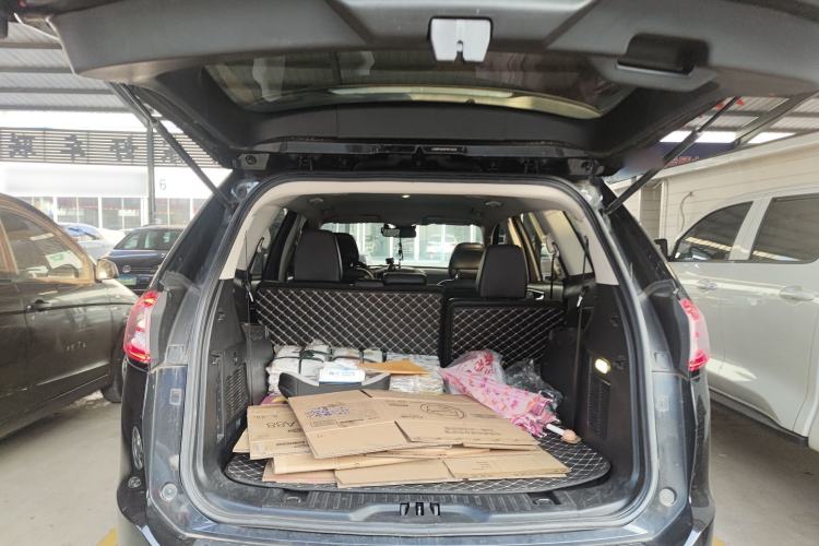 Used Ford Edge 2015 2.0T GTDi Two-Wheel-Drive Platinum Edition