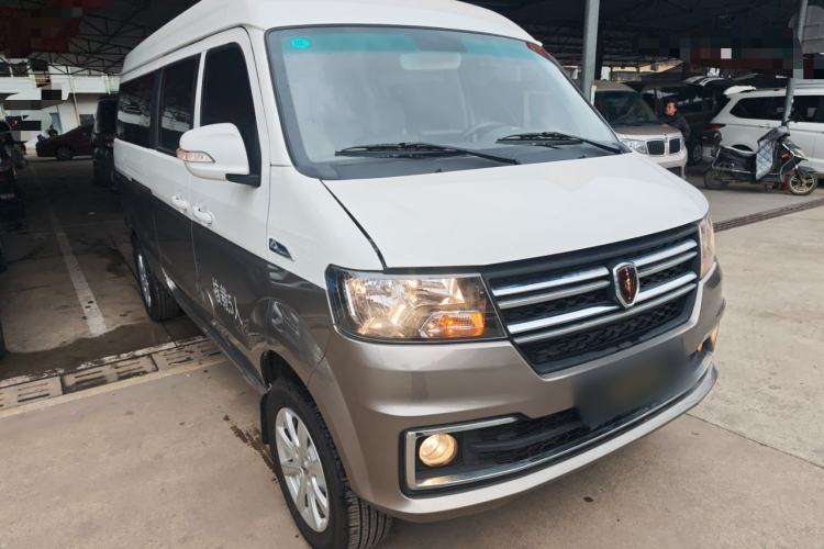 Used Jinbei New Hiace X30L 2024 Wealth Edition Passenger Vehicle 5/6/7 Seater