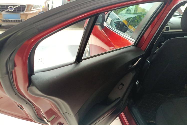 Used Mazda Mazda 3 Axela 2016 Sedan 1.5L Automatic Comfort Model
