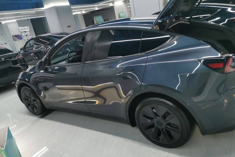 Used Tesla Model Y 2024 Rear-Wheel-Drive Version
