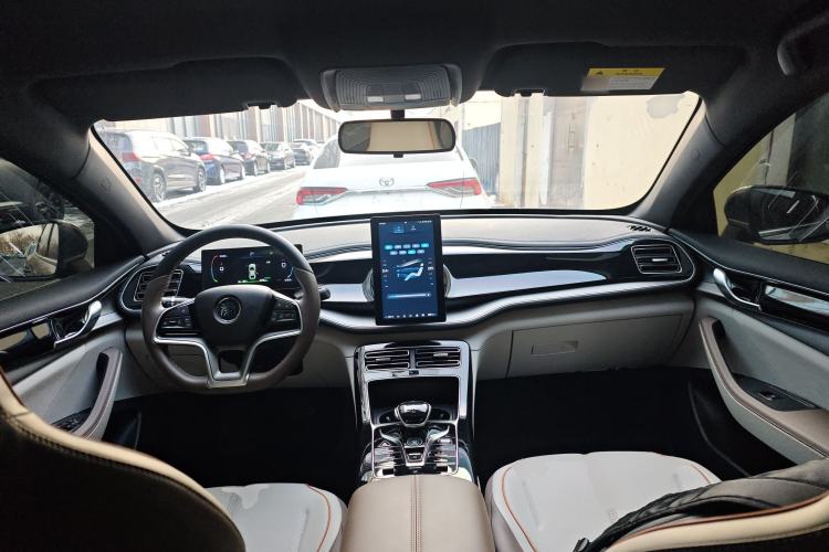 Used BYD Qin PLUS 2024 Honor Edition EV 420KM Leading Model
