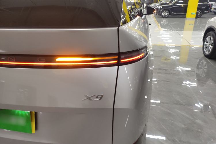 Used XPeng X9 2024 702 Ultra-Long Range Max
