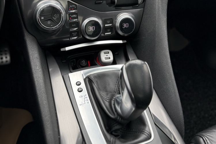 Used  5 2013 1.6T Elegant Edition THP200
