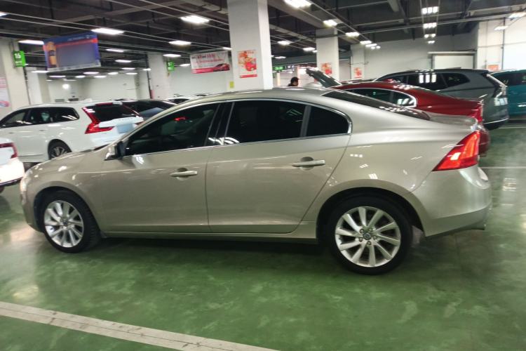 Used Volvo S60 2016 S60L T4 Zhiyuan Edition
