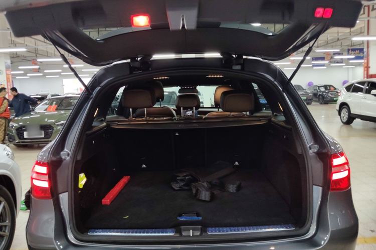 Used Mercedes-Benz GLC 2019 Facelift GLC 260 L 4MATIC Luxury Model
