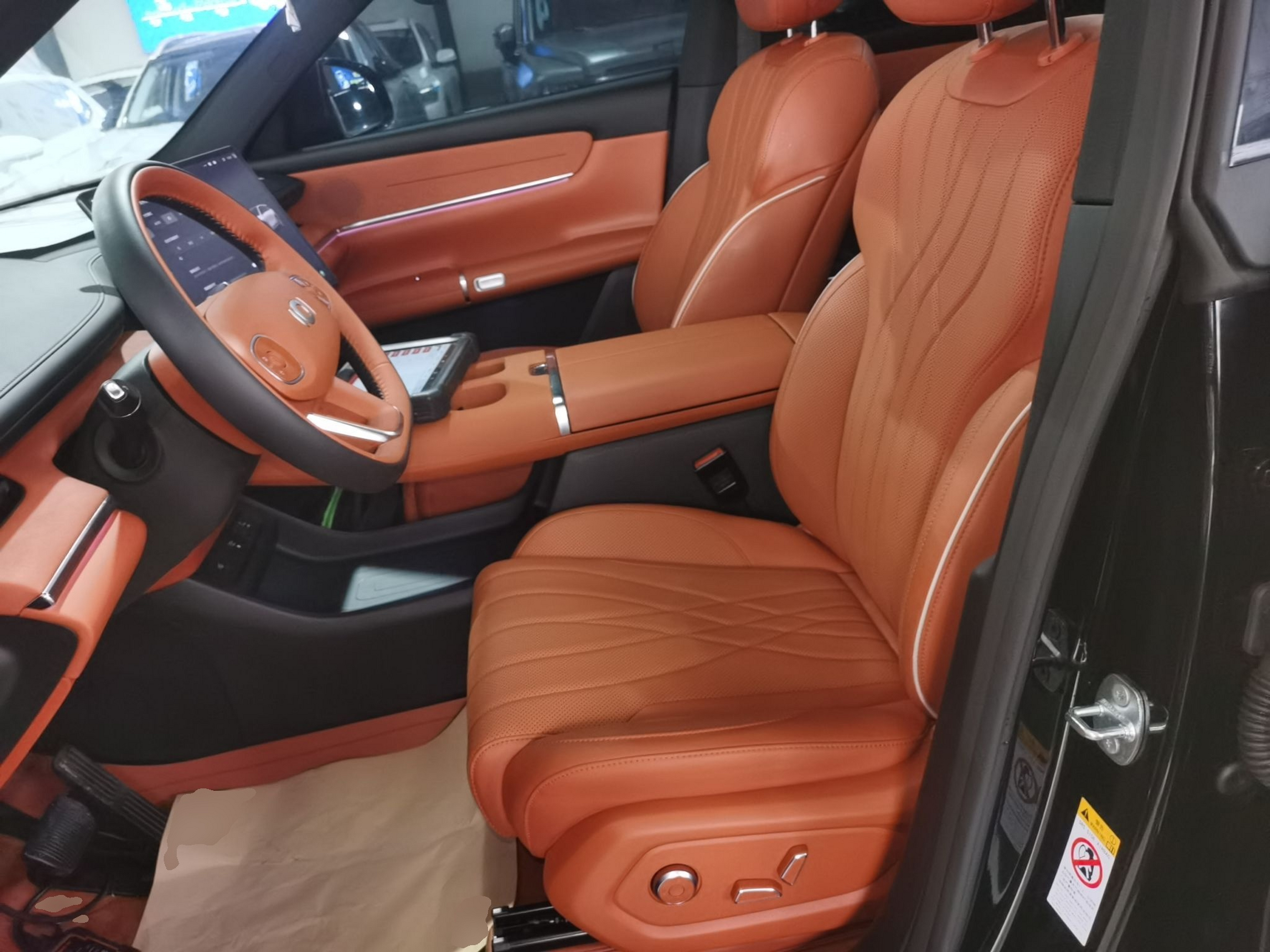 Переднее сиденье в автомобиле