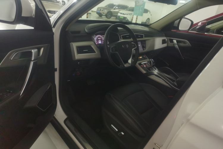 Used Geely Auto Emgrand X7 Sport 2020 1.8TD DCT Two-Wheel Drive Smart Connect 4G-Enabled Version