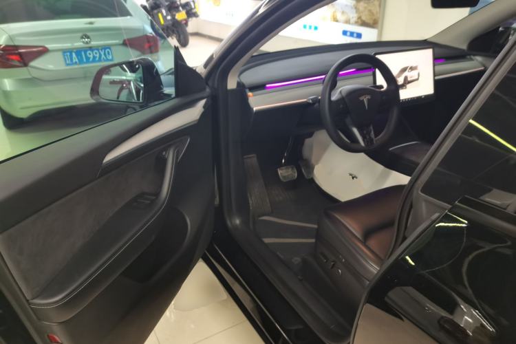 Used Tesla Model Y 2023 Rear-Wheel-Drive Version