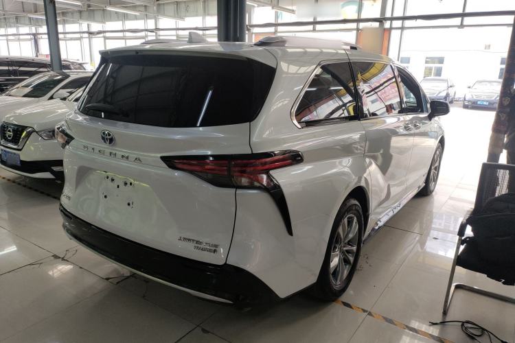Used Toyota Sienna 2021 2.5L Hybrid Ultimate Edition
