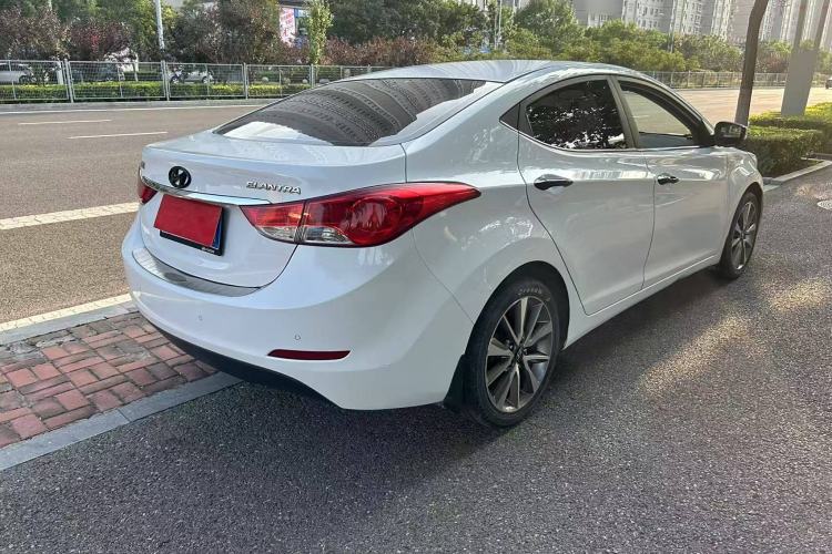Used Hyundai Elantra 2015 1.6L Automatic Luxury Model
