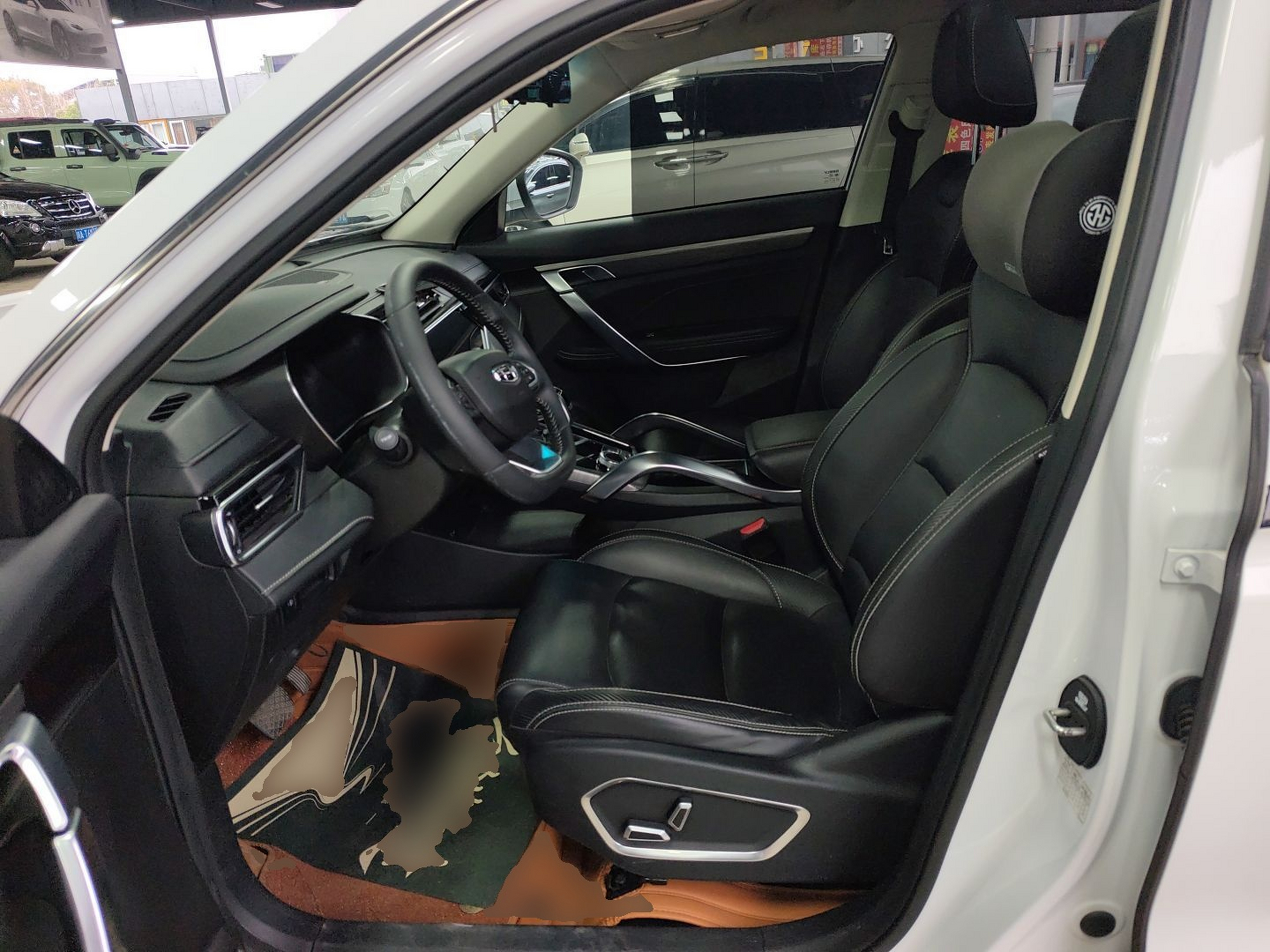 Переднее сиденье в автомобиле