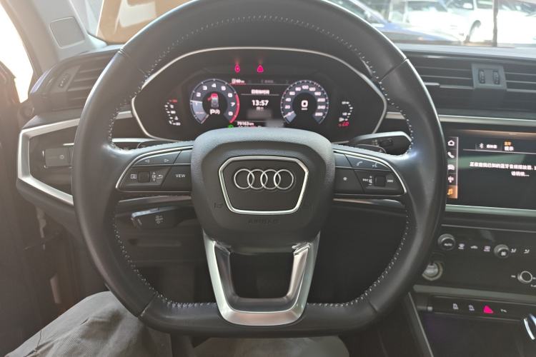 Used Audi Q3 2020 40 TFSI Fashion Dynamic Model
