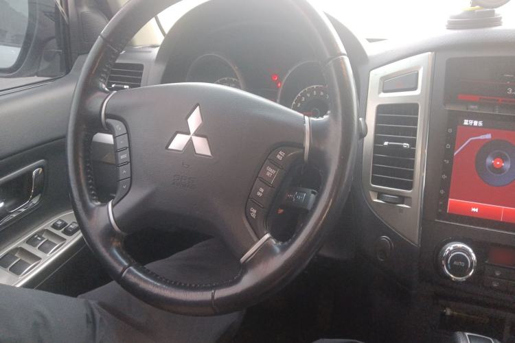 Used Mitsubishi Pajero (Import) 2016 3.0L Automatic Standard Version China V Standard