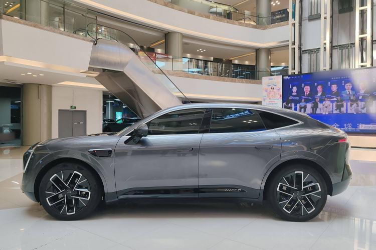 Used  11 2023 Long-Range Single-Motor Version 5 Seats
