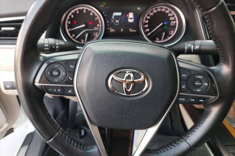 Used Toyota Camry 2018 2.0G Luxury Edition
