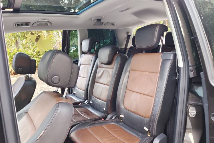 Used Volkswagen Sharan 2015 1.8TSI Comfort Model
