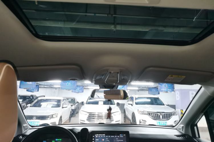 Used Wuling Jiachen 2023 2.0L DHT Flagship Edition
