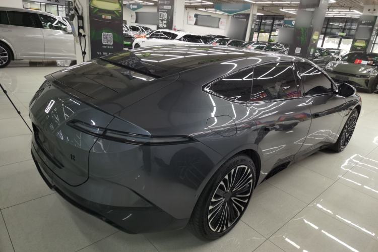 Used  12 2025 Ultra Extended-Range Edition
