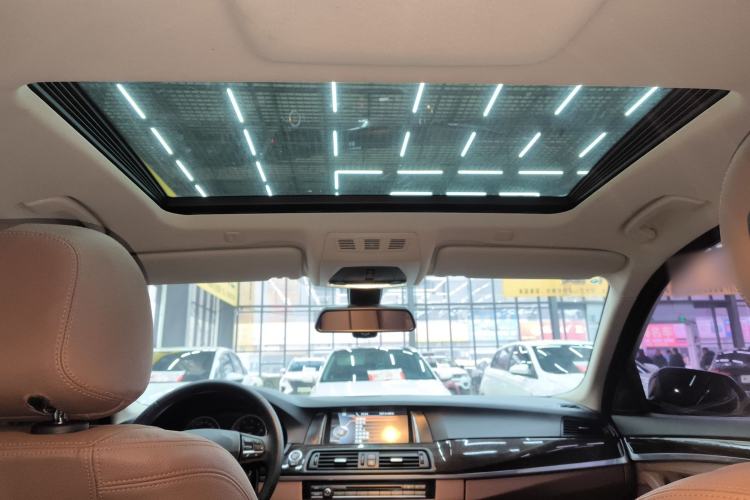 Used BMW 5 Series 2014 525Li Leading Model
