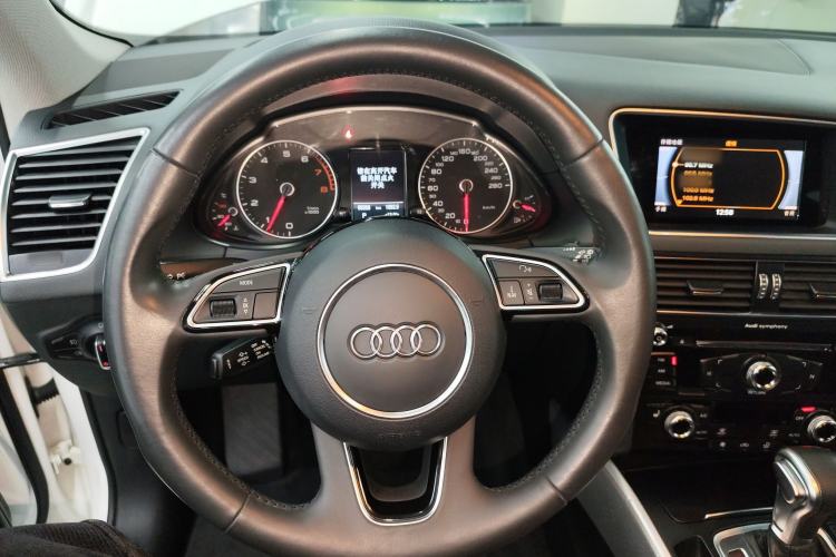 Used Audi Q5 2017 Plus 40 TFSI Technology Model