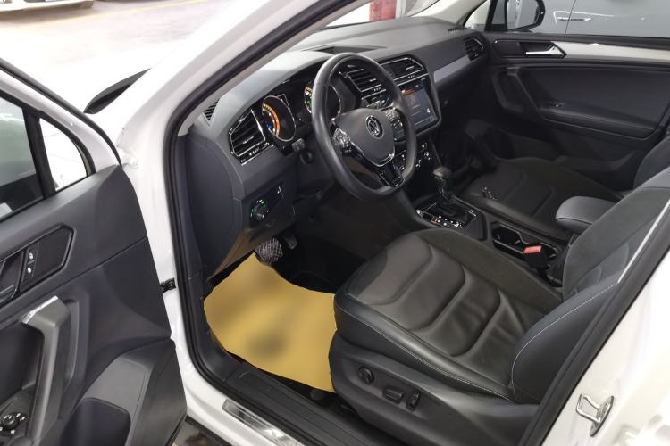 Used Volkswagen Tiguan L 2020 330TSI Automatic Two-Wheel Drive Panoramic Comfort Edition China VI Standard