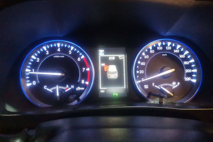 Used Toyota Highlander 2018 2.0T Four-Wheel Drive Luxury Edition 7 Seats China V Emission Standard