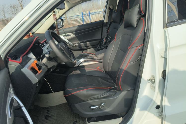 Used Geely Auto Emgrand X7 Sport 2018 1.8TD Automatic Two-Wheel Drive Smart Connect 4G Internet Edition
