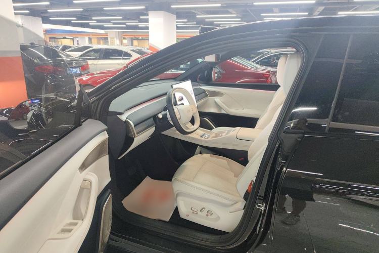 Used ONVO L60 2024 85 kWh Rear-Drive Version
