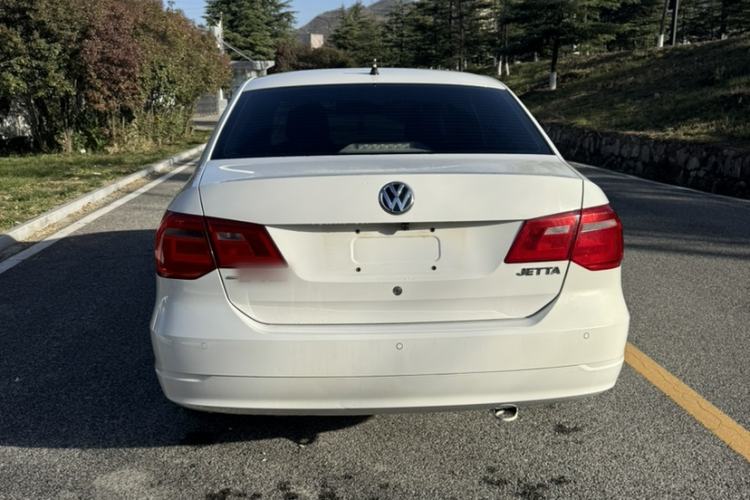 Used Volkswagen Jetta 2015 1.6L Manual Comfort Model
