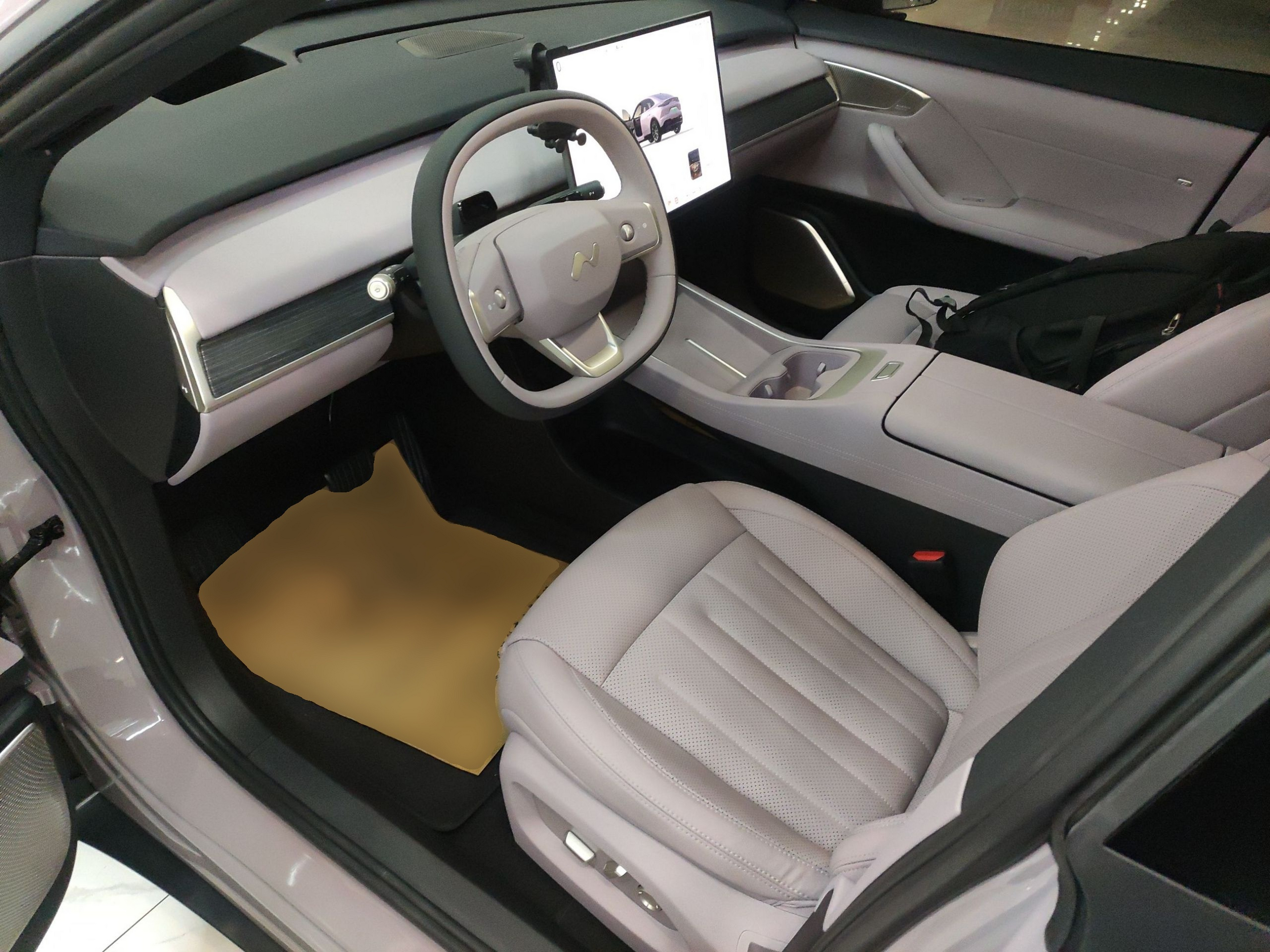 Переднее сиденье в автомобиле