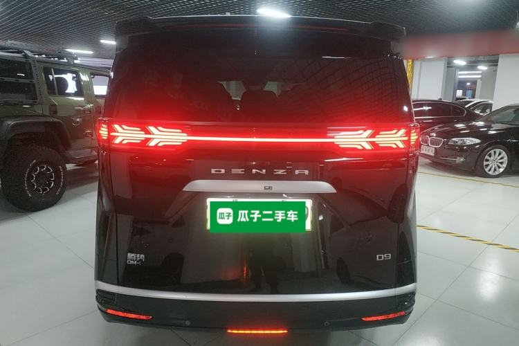 Used Denza D9 2022 DM-i 1040 Prestige Model