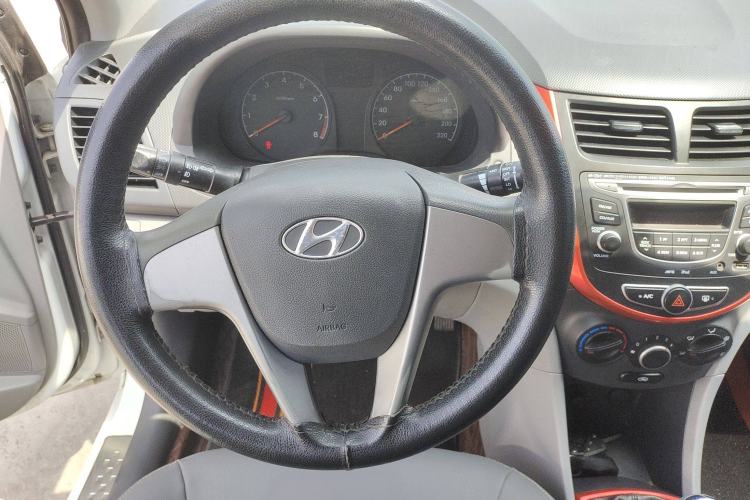 Used Hyundai Verna 2016 1.4L Manual Smart GLS Trim
