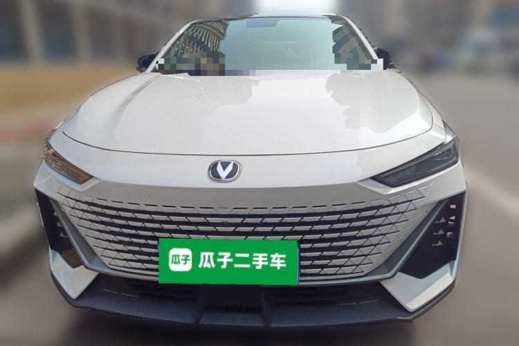 Used Changan UNI-V 2022 1.5T Prestige Version