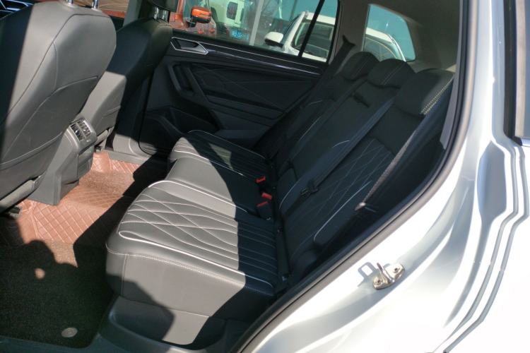 Used Volkswagen Tiguan L 2024 300TSI Automatic Two-Wheel Drive Smart Edition
