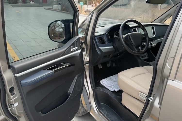 Used FORTHING Lingzhi 2023 M5 1.6L Practical Model 5 Seats