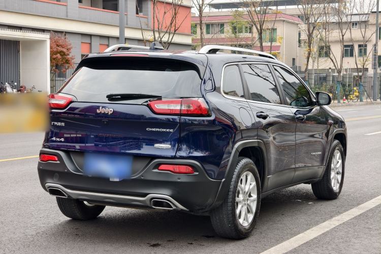 Used  Cherokee 2016 2.4L Professional Smart Version
