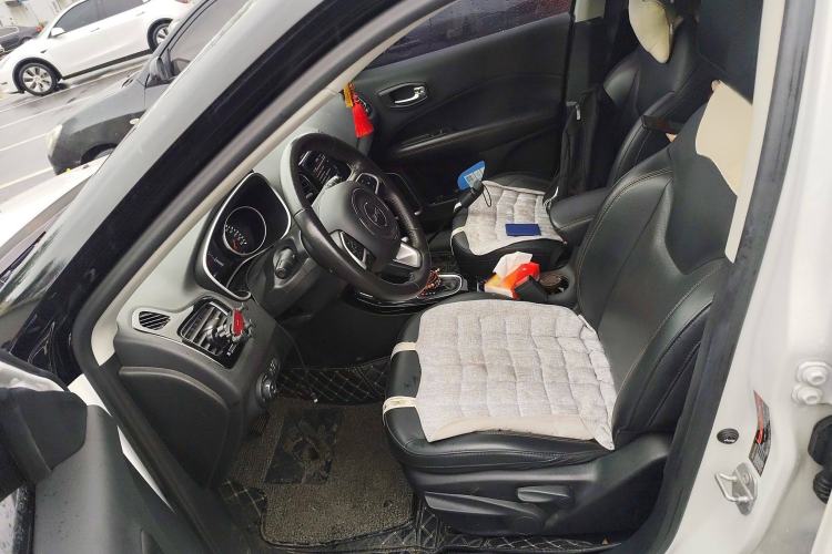 Used  Compass 2019 220T Automatic Home Enjoy Cool Edition
